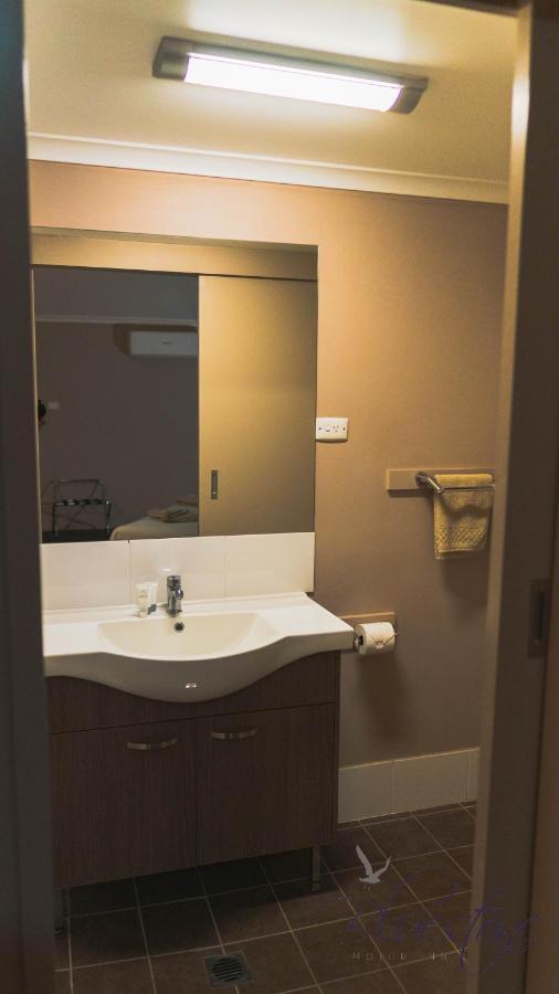 Bluestone Motor Inn Tennant Creek Exteriör bild